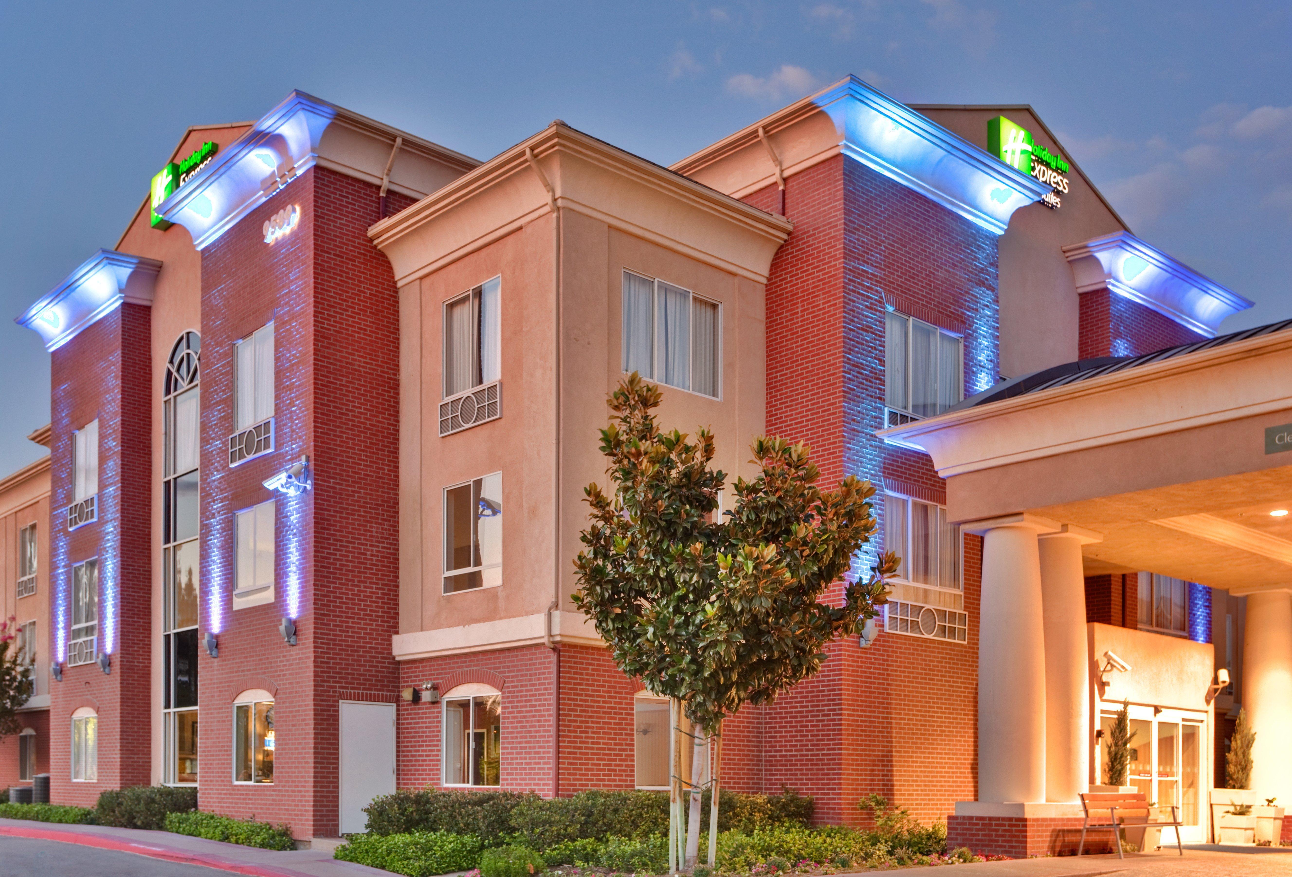 Express & Ontario Airport-mills Mall By Ihg 3*
